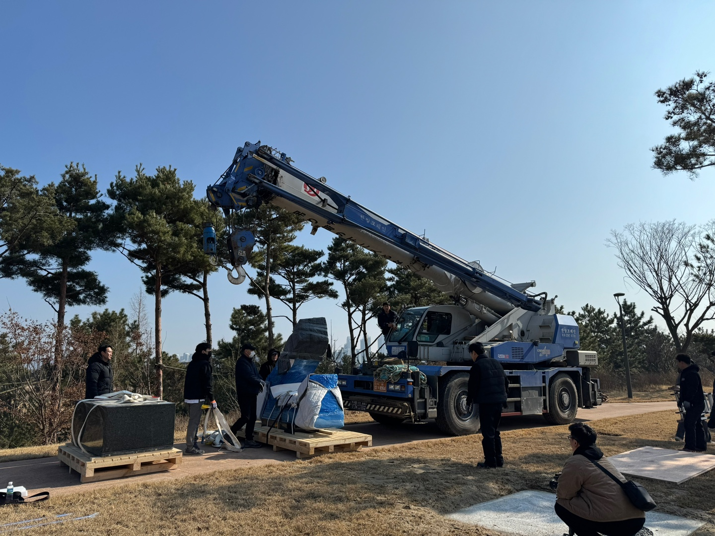 Solutions in Large-Scale Artwork handling